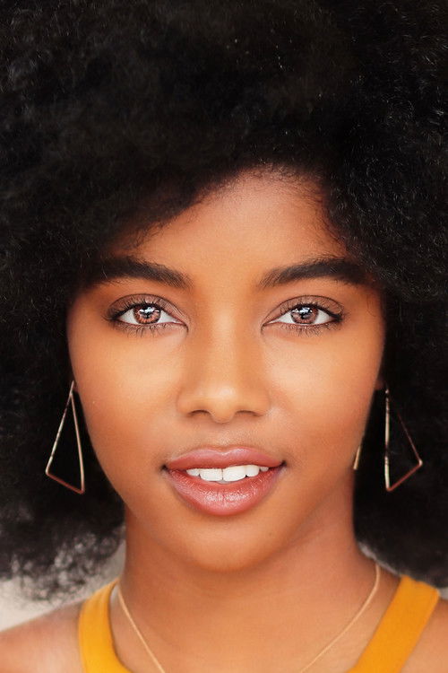 Chelsea Conwright as Tina Gates