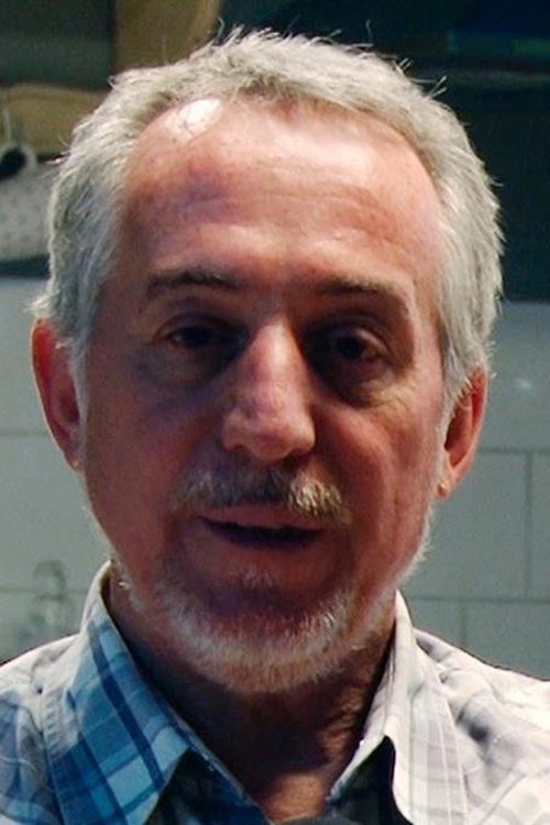 Gustavo Luppi as Enrique