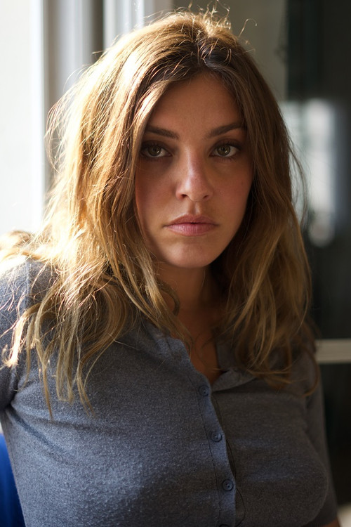 Laurie Pavy as Anaïs