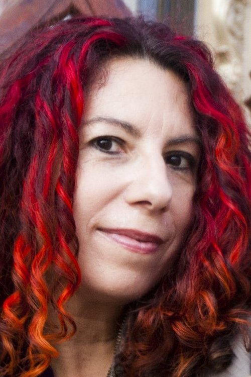 Catherine Capozzi as Hollywood magician