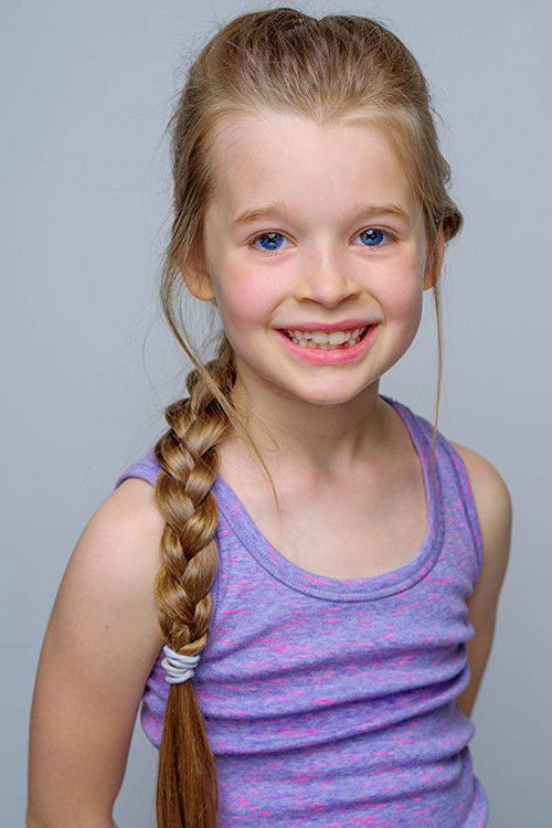 Kira Bennett as Chloe