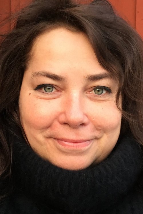 Jane Magnusson as The Dramaten Woman (voice)