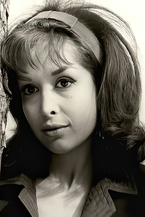 Anne Tonietti as Chantal