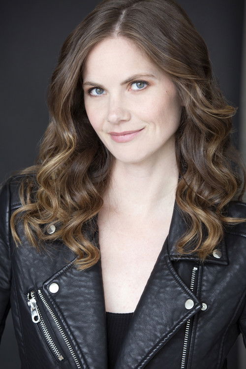 Caitlin McConkey-Pirie as Amy