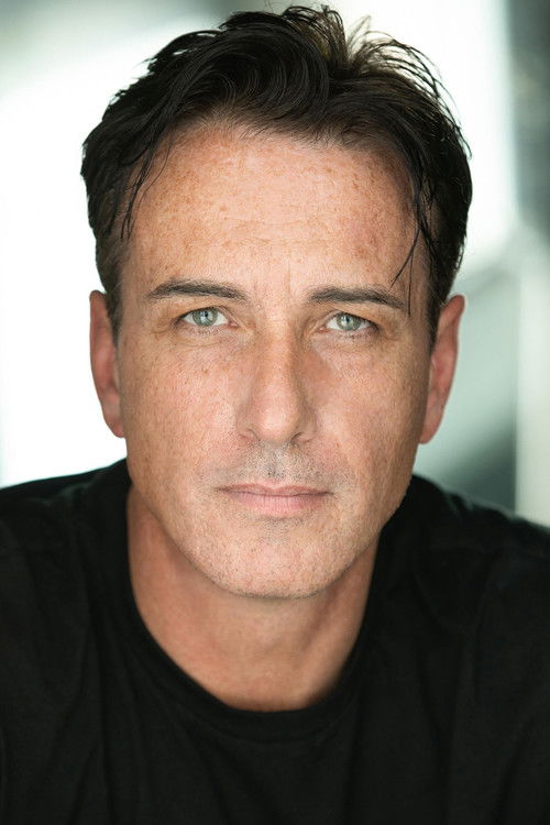 Luke McGibney as Ben Cohen