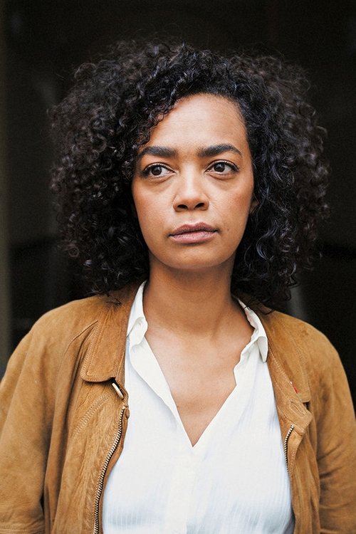 Sithembile Menck as Dr. Müller