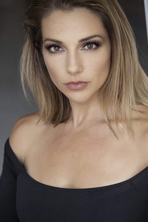 Shayna Bofill as Victoria