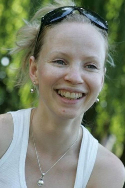 Beáta Borsos as Évike, tanárnő