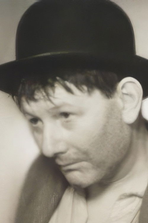 Robert Goupil as M. Durand, le detective