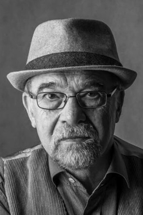 Mahmoud Behrouzian as Father