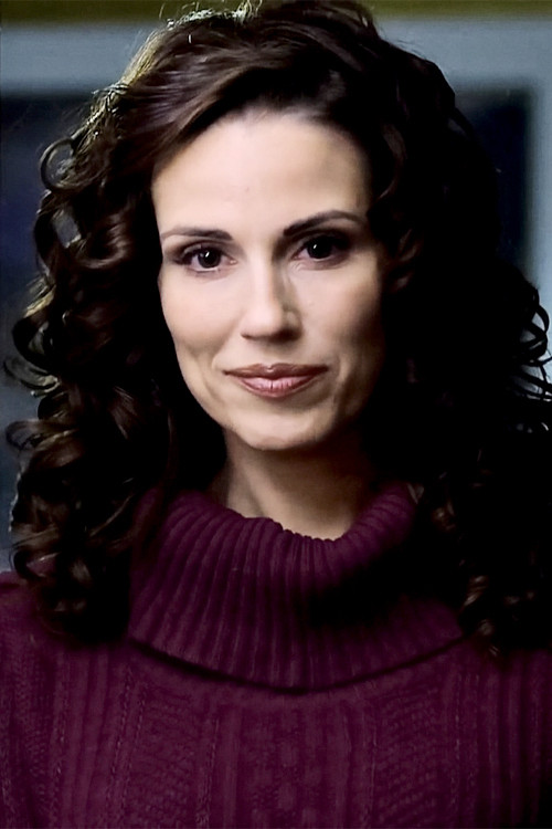 Juliana Allen as Nikki Cominsky