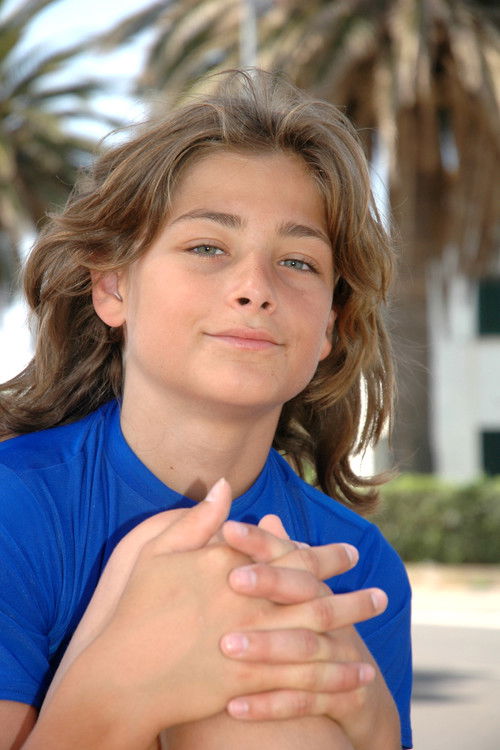 Julian Mohn as Stephan Elliott