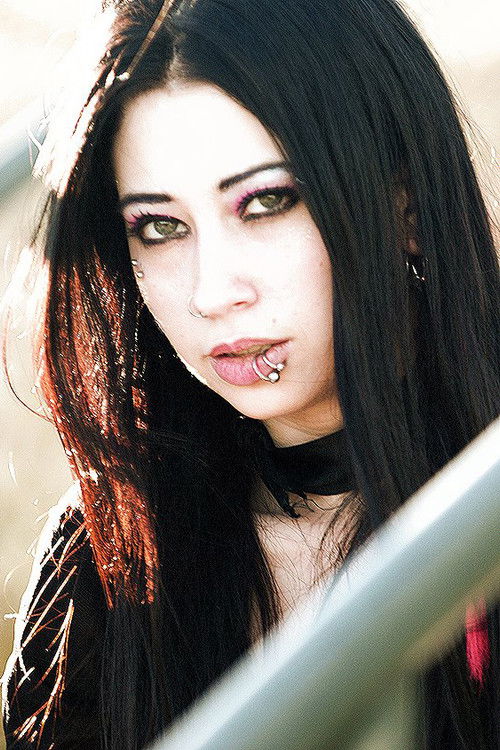 Ariela Bat-Sheva as Drifter