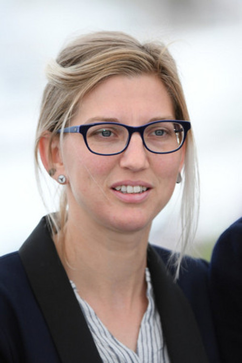 Mélanie Rover as Mélanie, CGT unionist