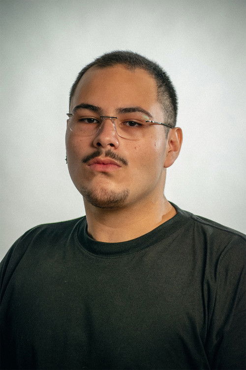 Pedro Baria as Padre