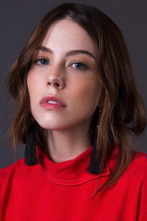 Bia Arantes as Luísa