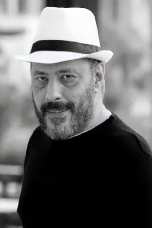 Amr Abdel Gelil as فتحي