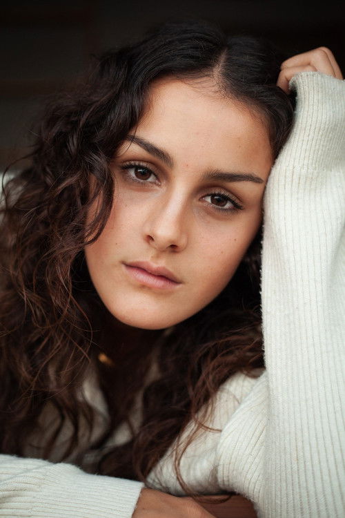 Aina Martínez as Manuela