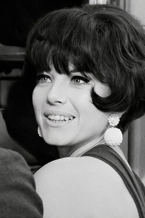 Sophie Hardy as Linda