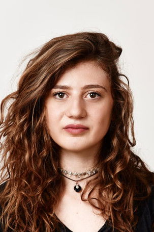 Sophie Reiml as Gitti Gramschatzer