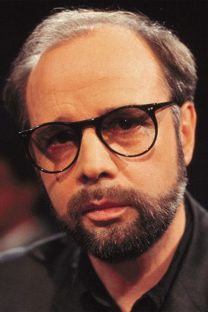 Robert van Ackeren as Drunk legionnaire