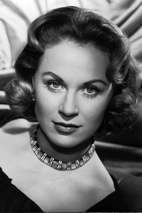 Julia Arnall as Jean Cramer