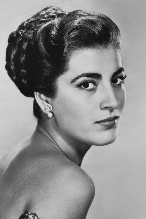 Irene Papas as Dona Aurelia Avallone