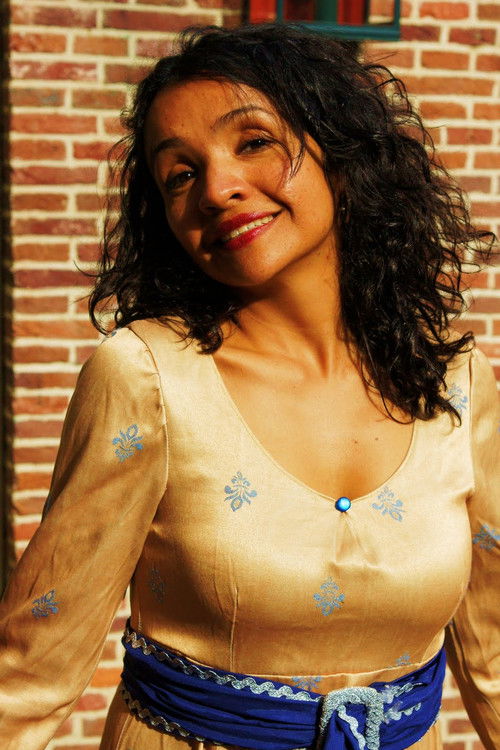 Martha Villada Marquez as Nina