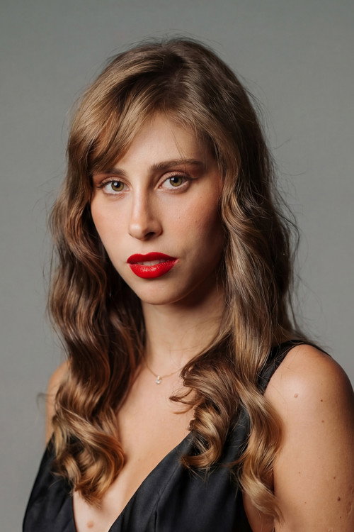 Paula Gala as Chica Colegio 1