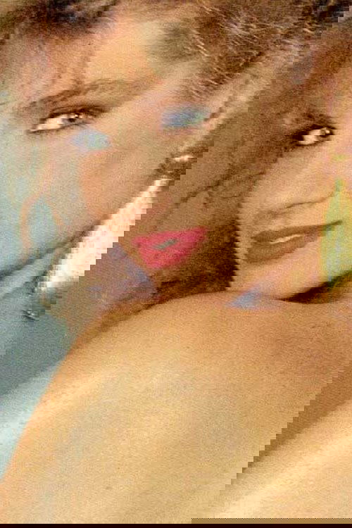 Tinì Cansino as Lù