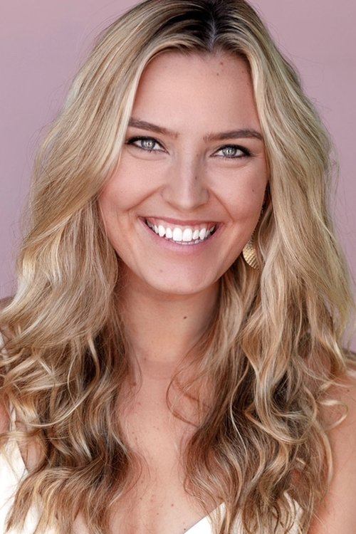 Nicole Kornet as Referee