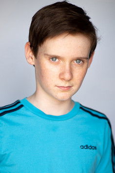 Finn Treacy as Gordon