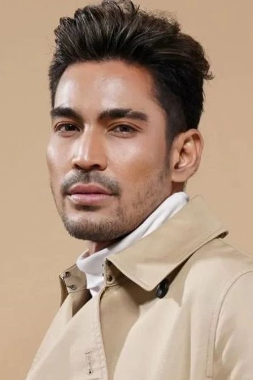 Robby Purba as Teddy