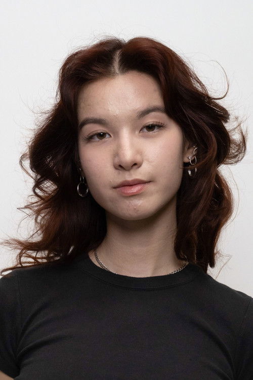 Sam McDivit as Elizabeth