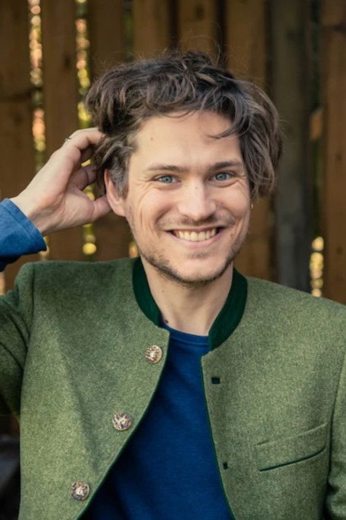 Adriaan Severins as Bartender