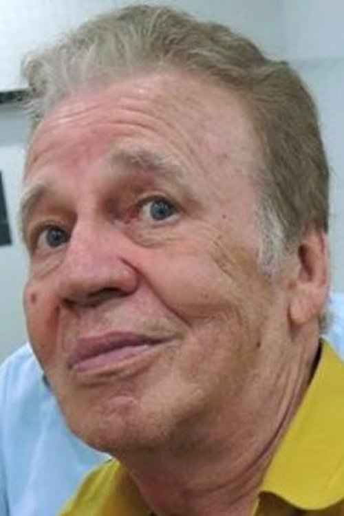 Francisco Cavalcanti as Pedro