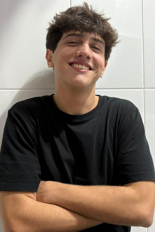 Lucas Murad as Celso