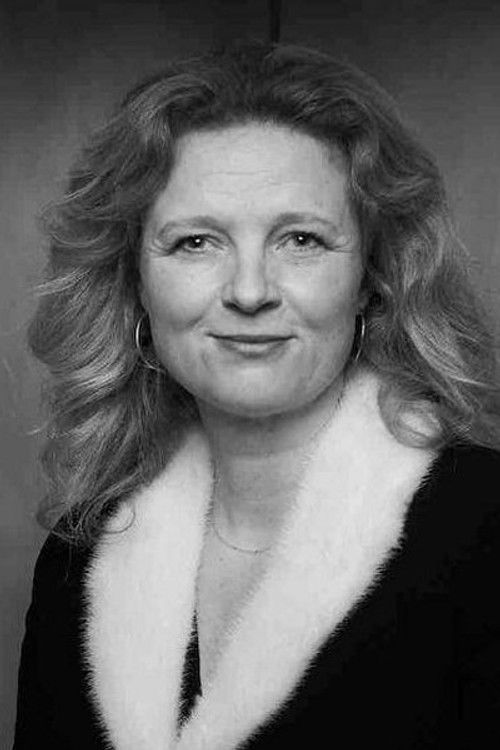 Anne-Dorthe Eskildsen as Tøjekspedient