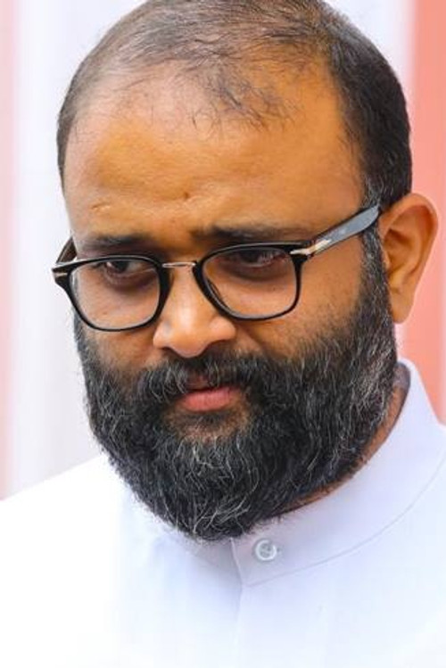 Prasanth Alexander as Girish