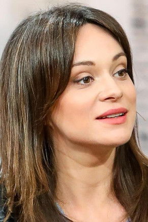 Maria Dejmek as Kinga