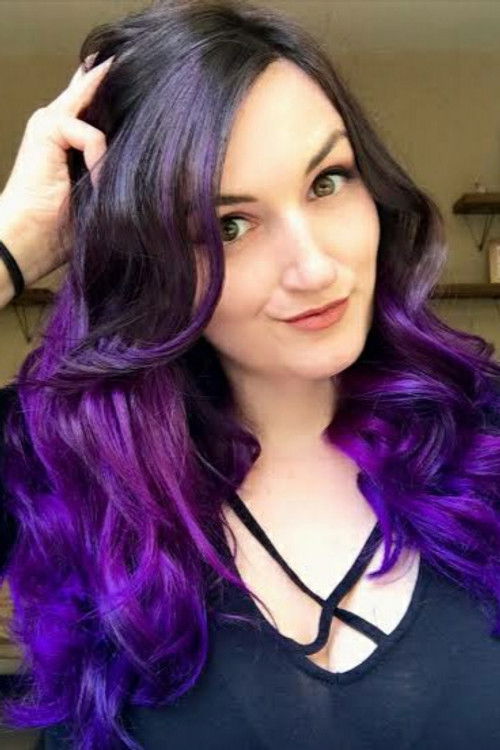 Lauren Webber as Lauren (Host)