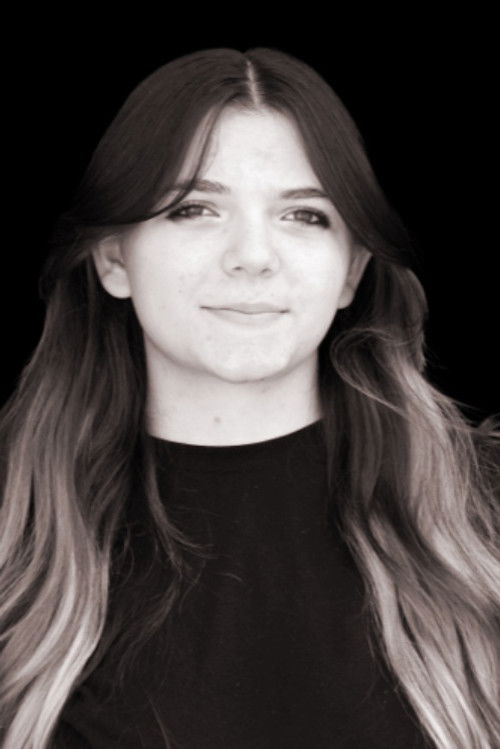 Tyli Tillman-Hovel as Hallway Gossiper #2