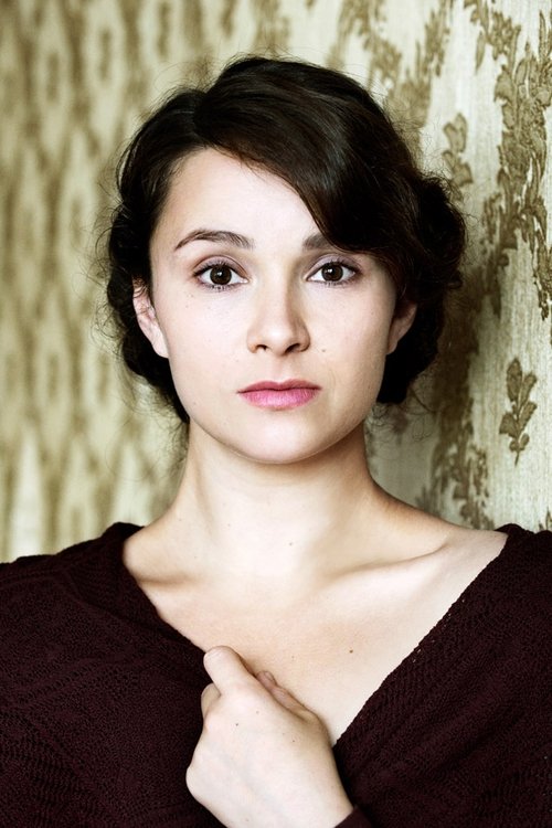 Désirée von Delft as Praktikantin