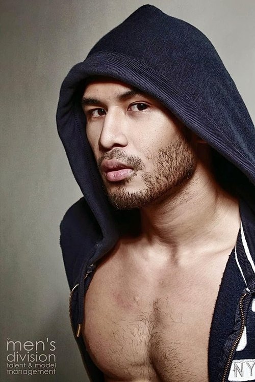 Julio Alberto De Leon as Diaz