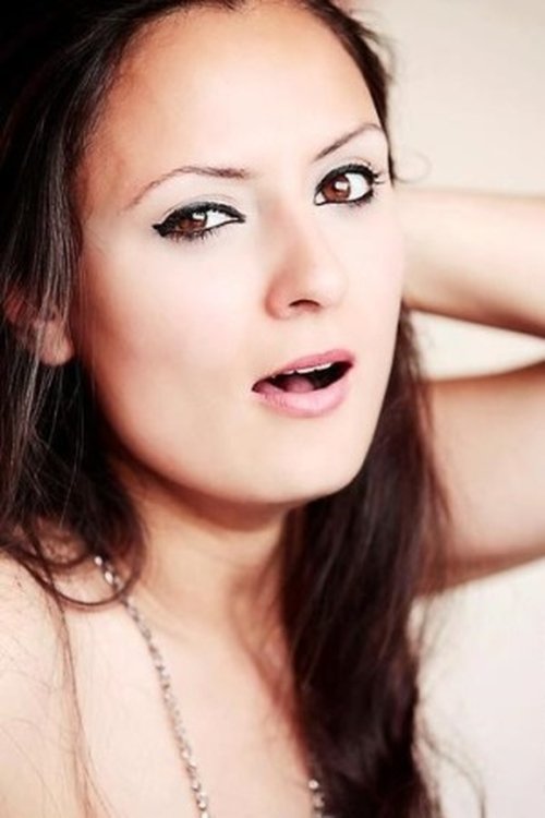 Buse Sevindik as Doğa