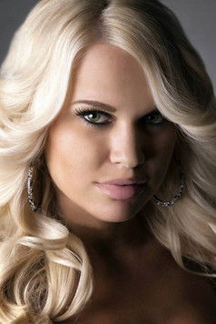 Brittany Athey as Sara - Flashbacks