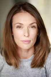 Hayley Saywell as Sis