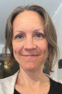 Ellen Demérus as Britta