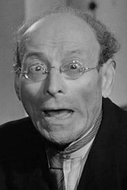 Turi Pandolfini as Grandfather (uncredited)