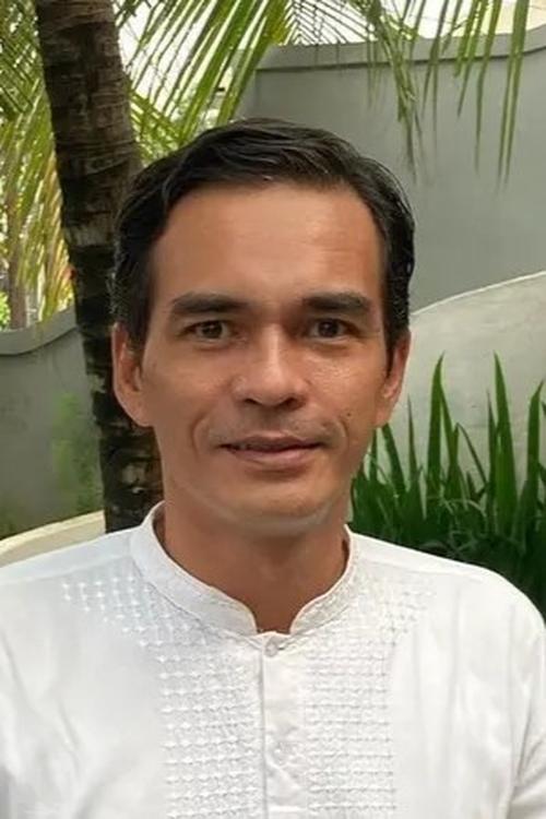 Teddy Syach as Malik